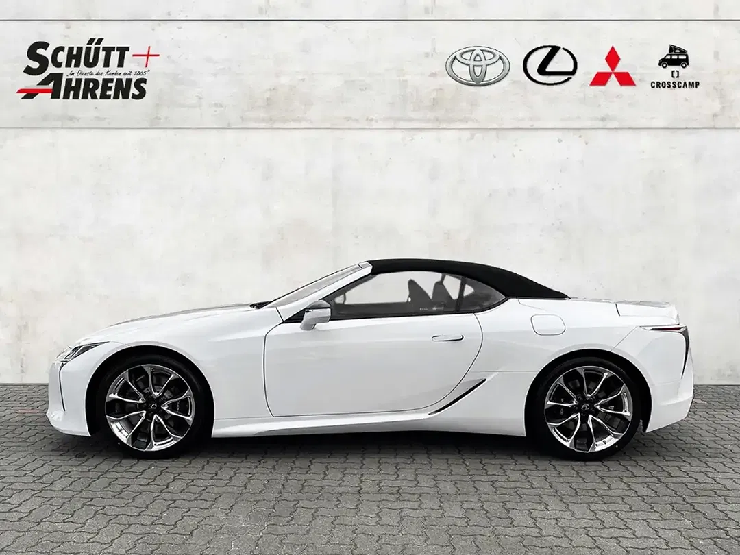 Lexus LC 500 - Thumbnail 3