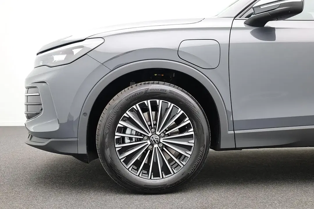 Volkswagen Tiguan - Thumbnail 10
