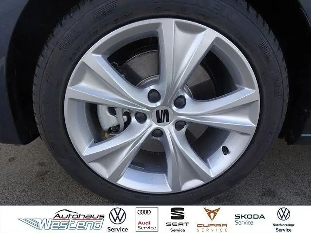 SEAT Leon - Thumbnail 4