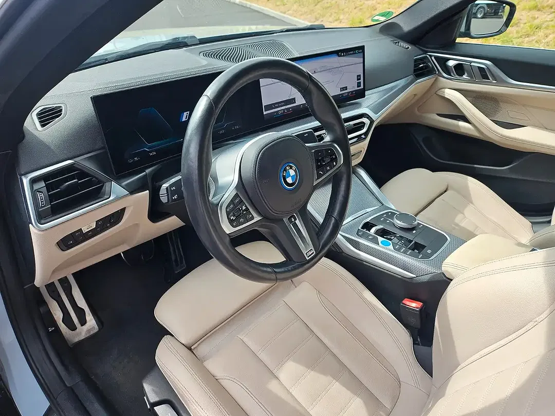BMW i4 - Thumbnail 19