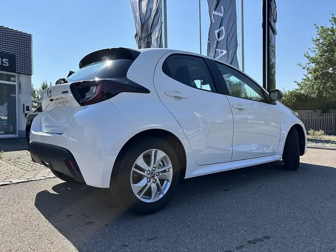 Mazda 2 - Thumbnail 4