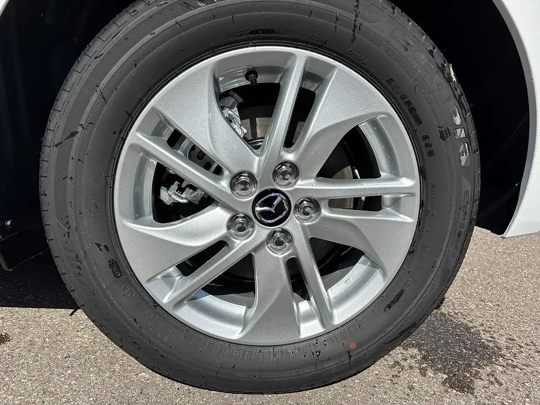 Mazda 2 - Thumbnail 8