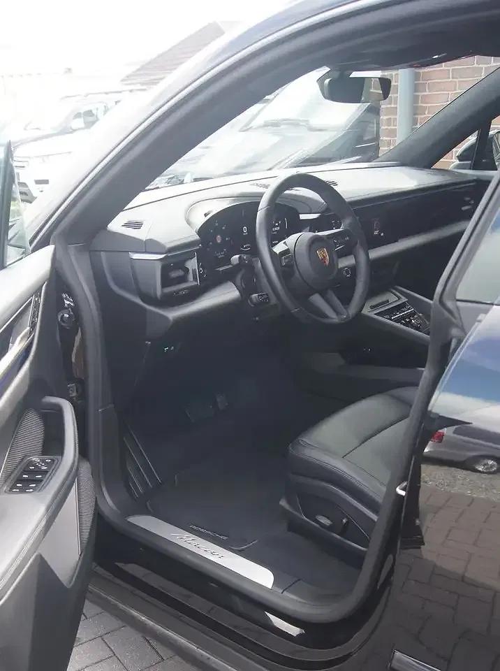 Porsche Macan - Thumbnail 12
