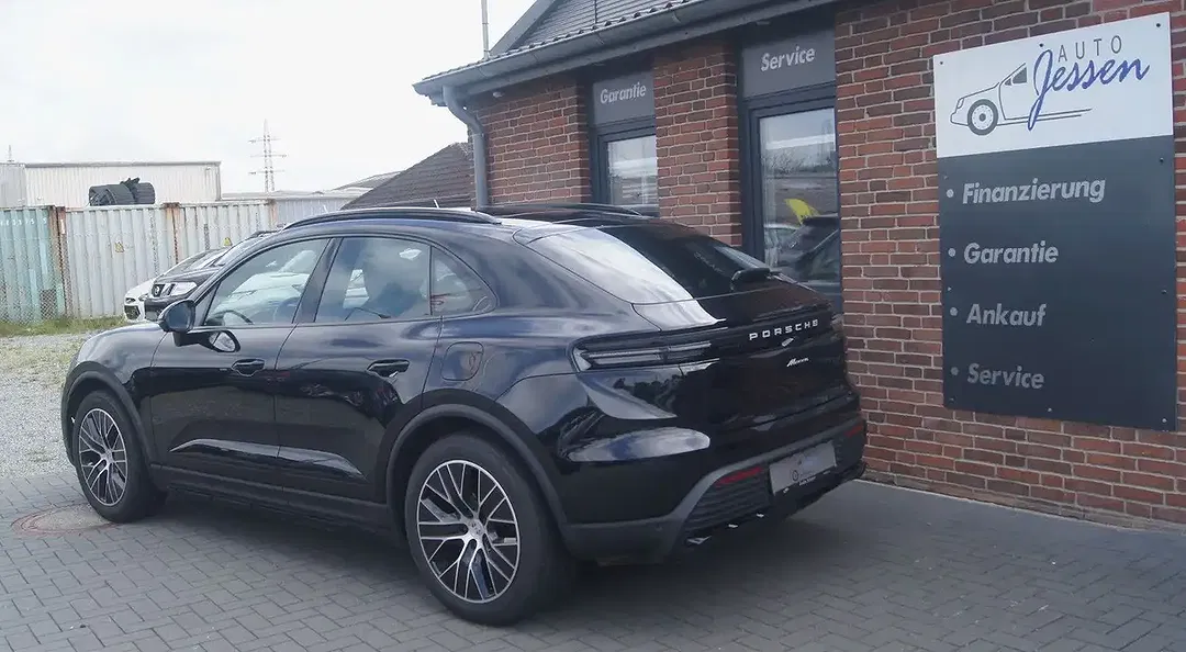 Porsche Macan - Thumbnail 3