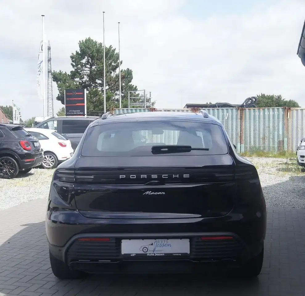 Porsche Macan - Thumbnail 8