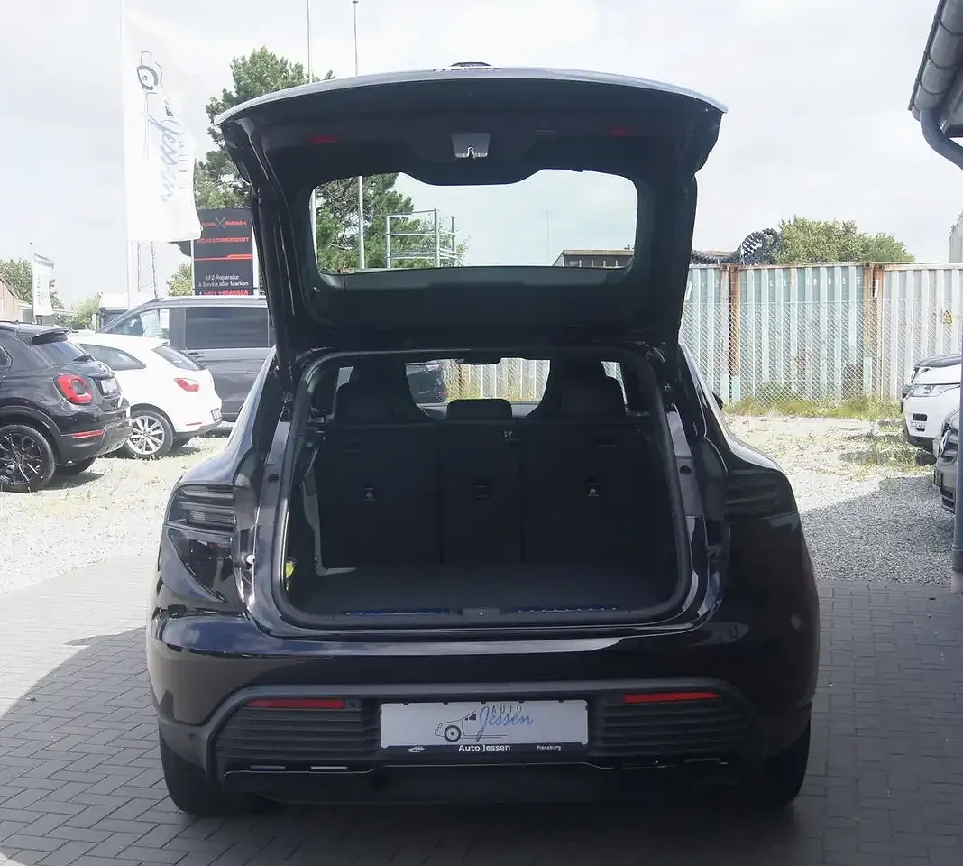 Porsche Macan - Thumbnail 9
