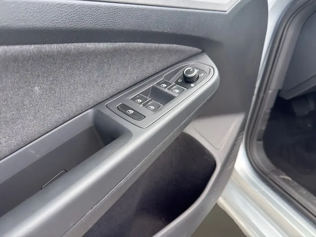 Volkswagen Golf - Thumbnail 11