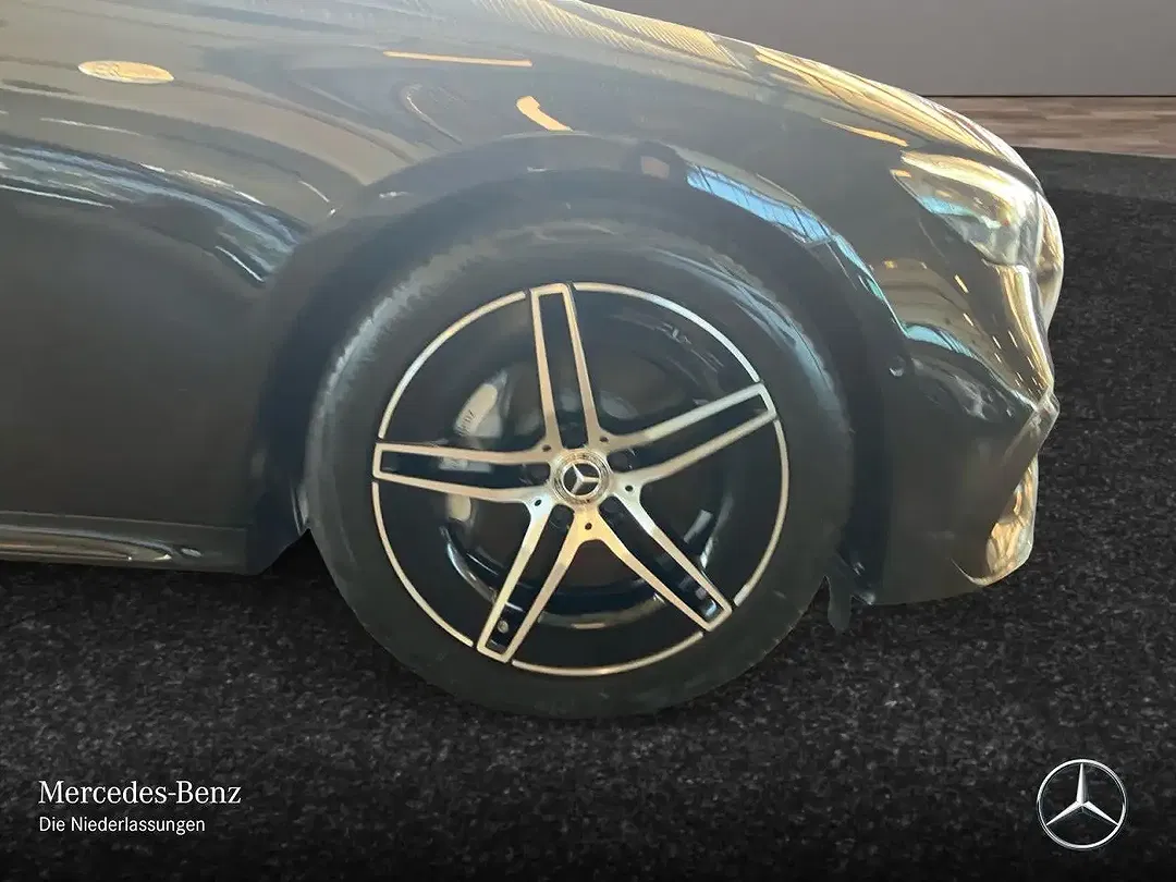 Mercedes-Benz E 300 - Thumbnail 5