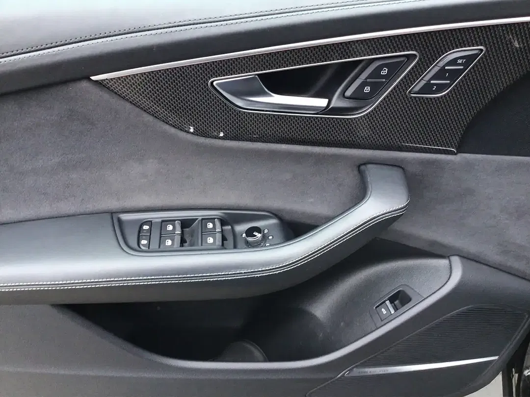 Audi SQ8 - Thumbnail 7