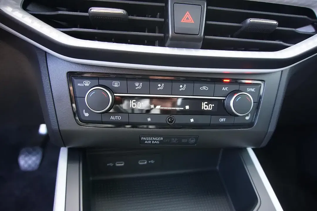 SEAT Arona - Thumbnail 10