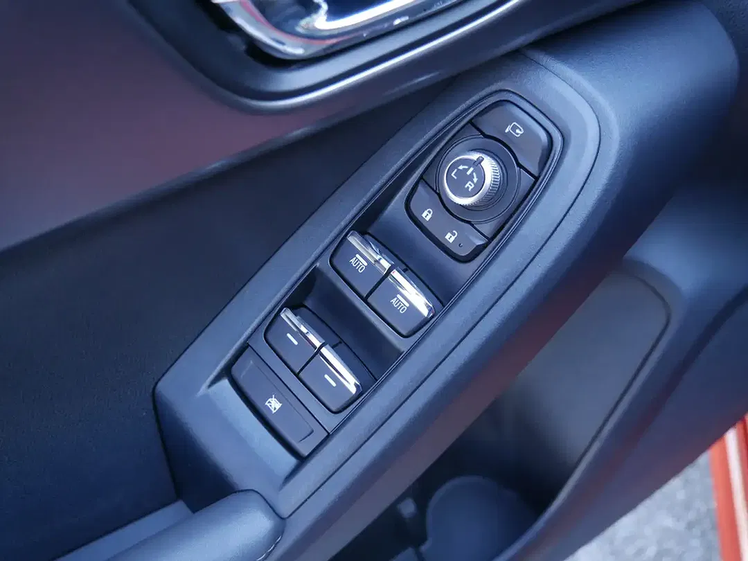Subaru Impreza - Thumbnail 8