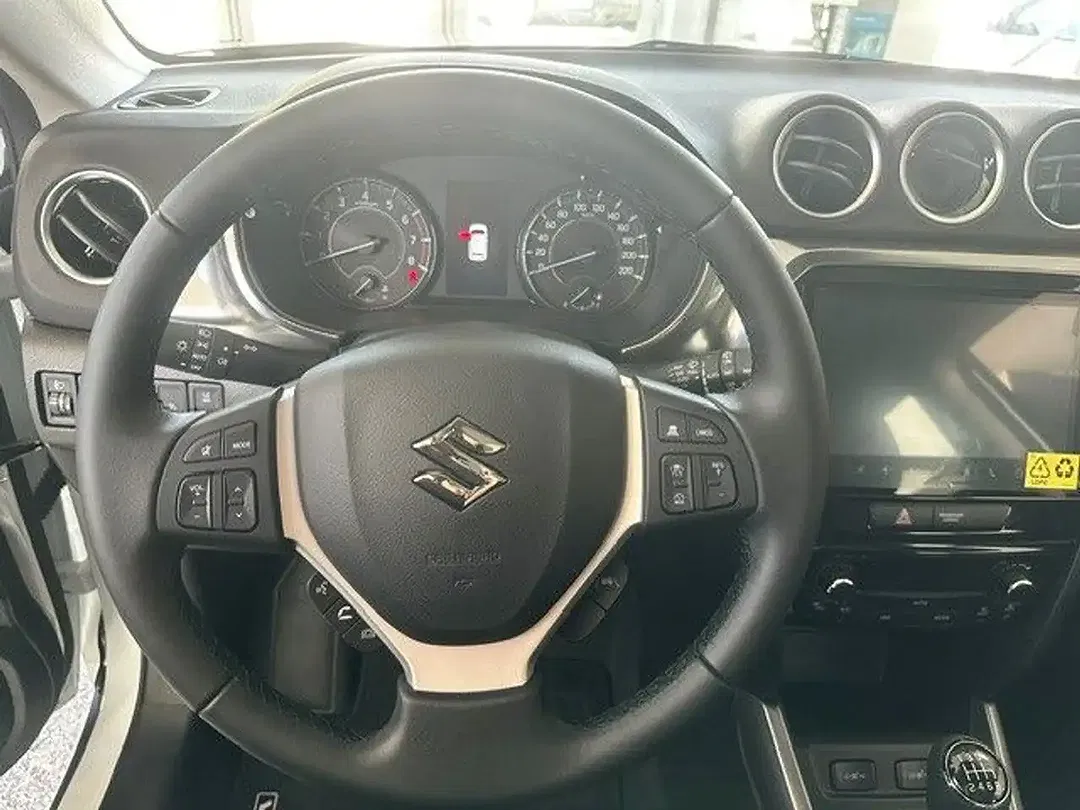 Suzuki Vitara - Thumbnail 10