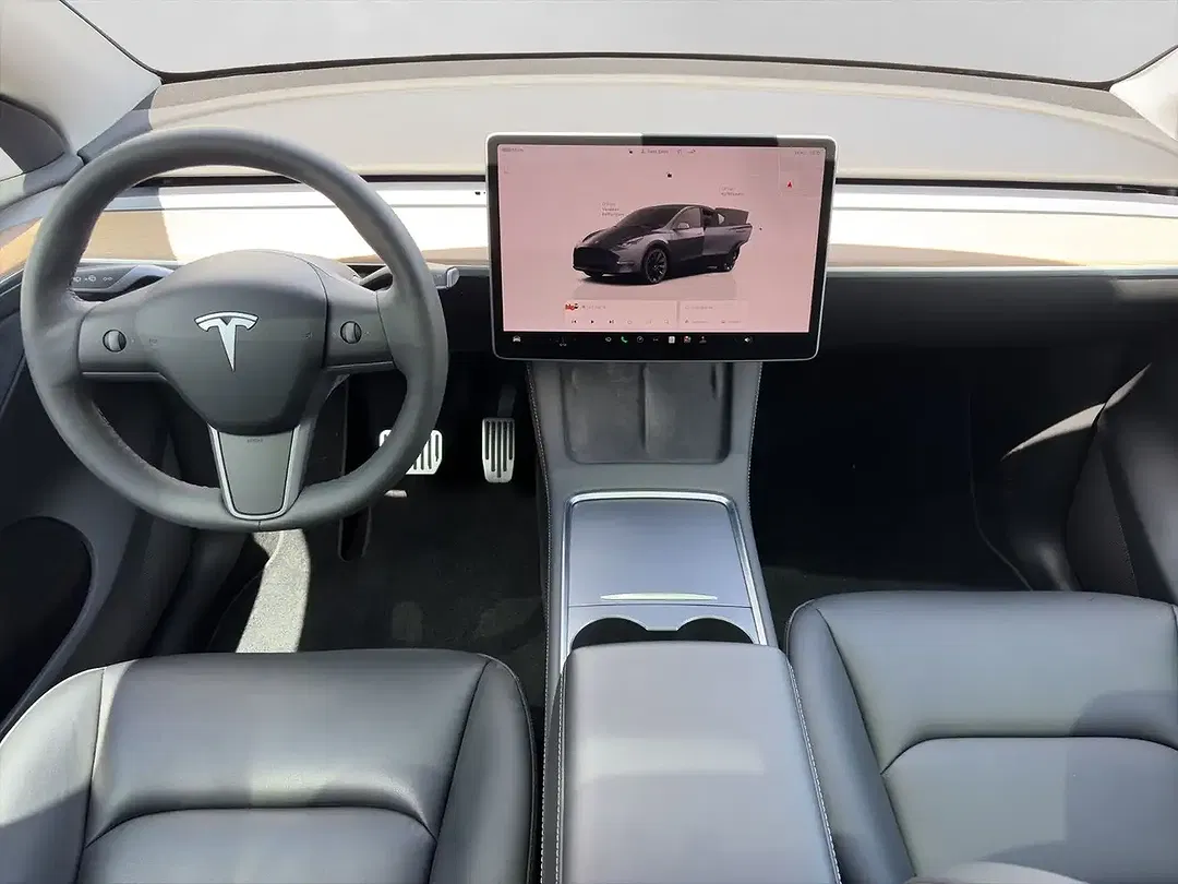 Tesla Model Y - Thumbnail 9