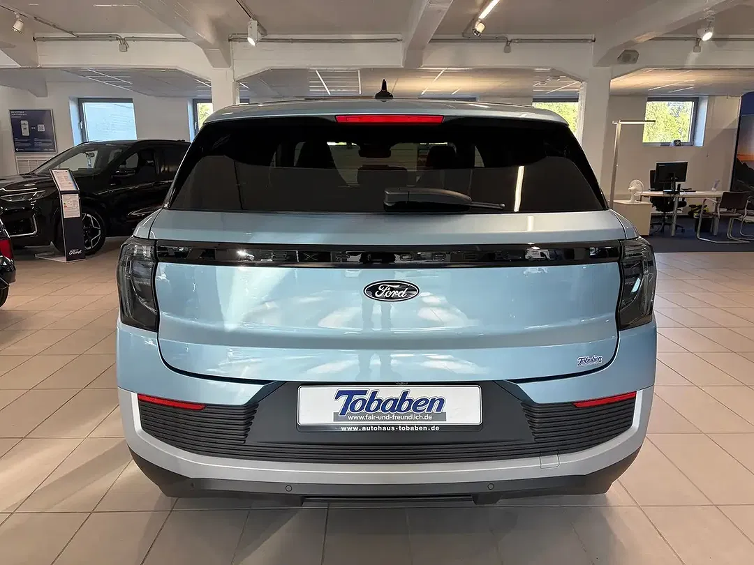 Ford Explorer - Thumbnail 4