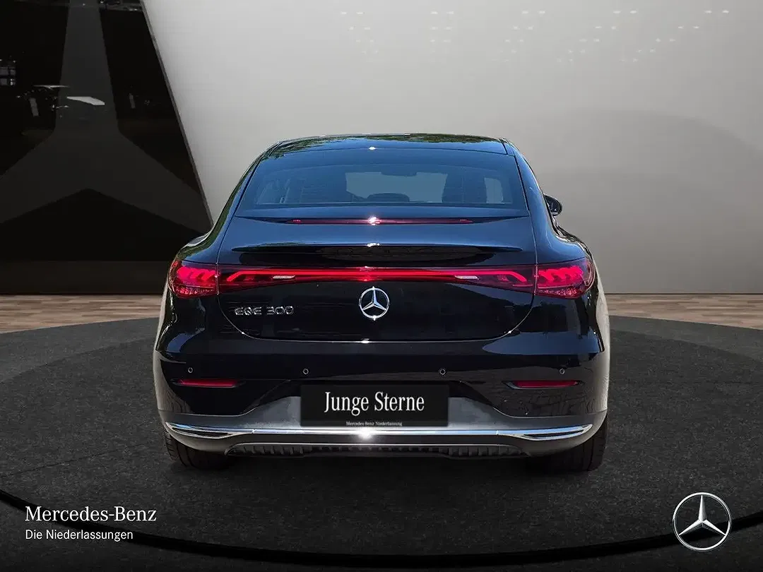 Mercedes-Benz EQE 300 - Thumbnail 8