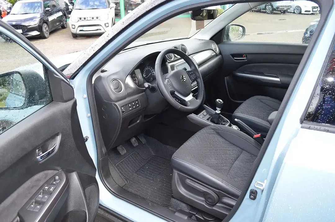 Suzuki Vitara - Thumbnail 10
