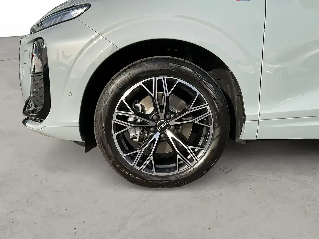 Audi Q3 - Thumbnail 13