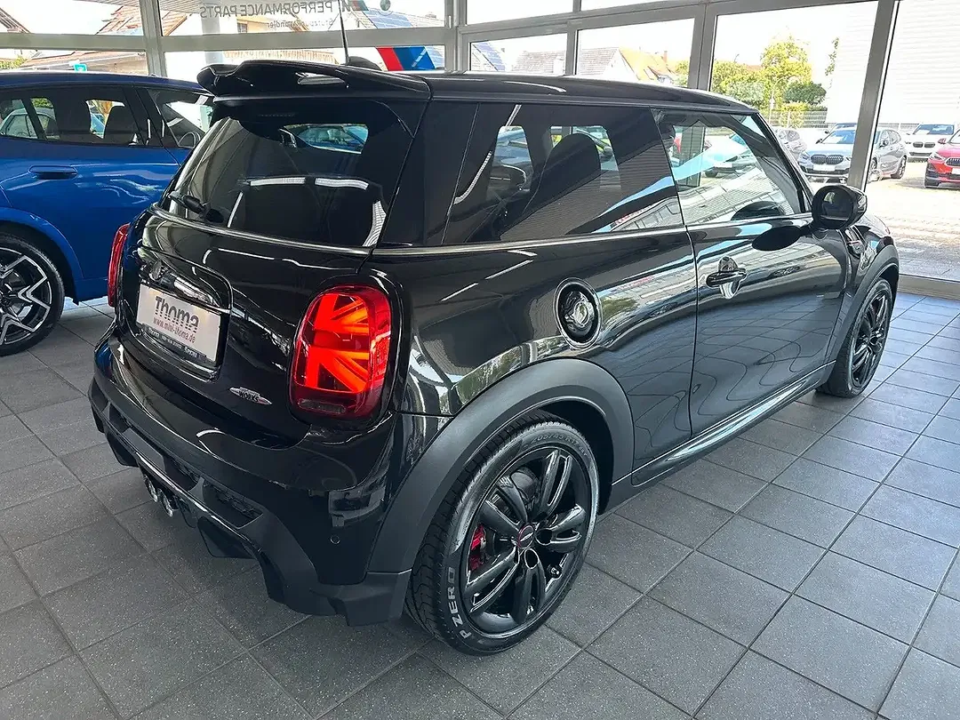 MINI John Cooper Works - Thumbnail 3