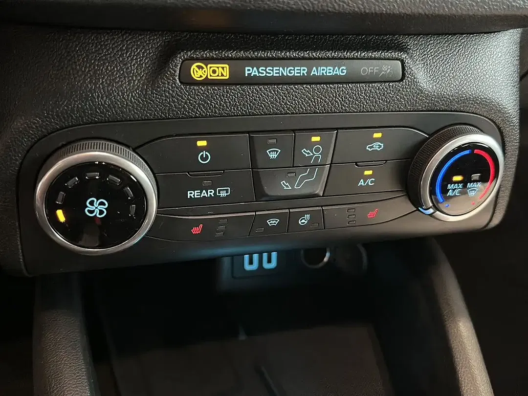 Ford Focus - Thumbnail 19
