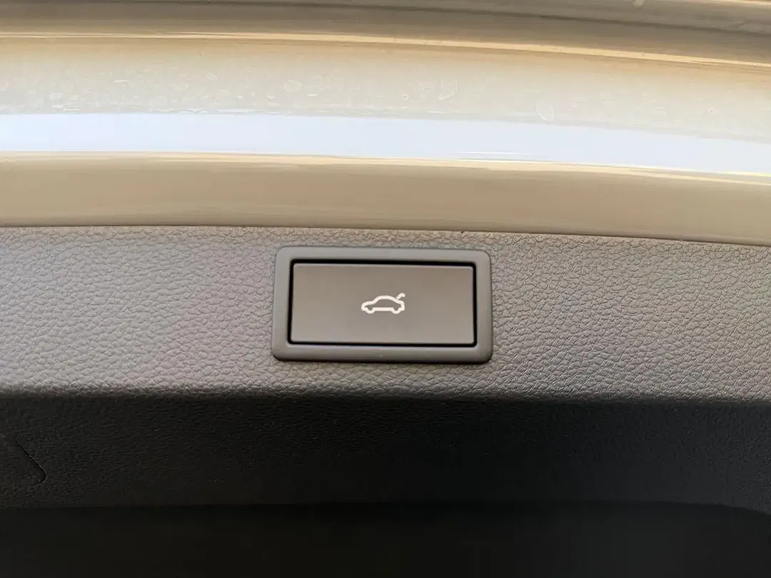 Skoda Karoq - Thumbnail 11