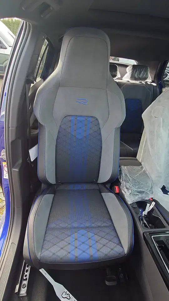 Volkswagen Golf R - Thumbnail 11