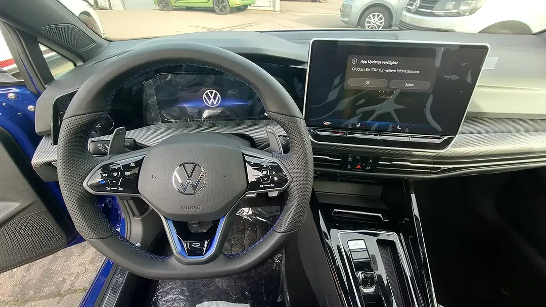 Volkswagen Golf R - Thumbnail 13