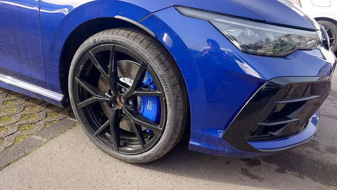 Volkswagen Golf R - Thumbnail 6