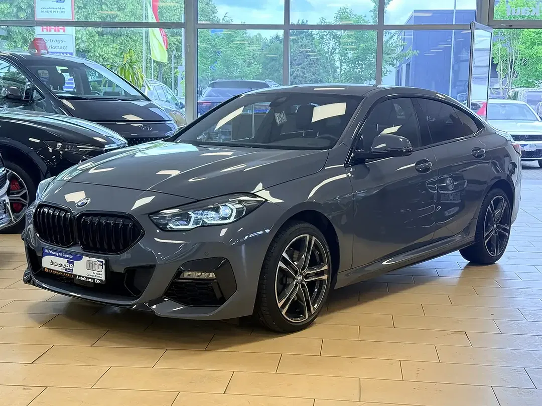 BMW 218 - Thumbnail 1