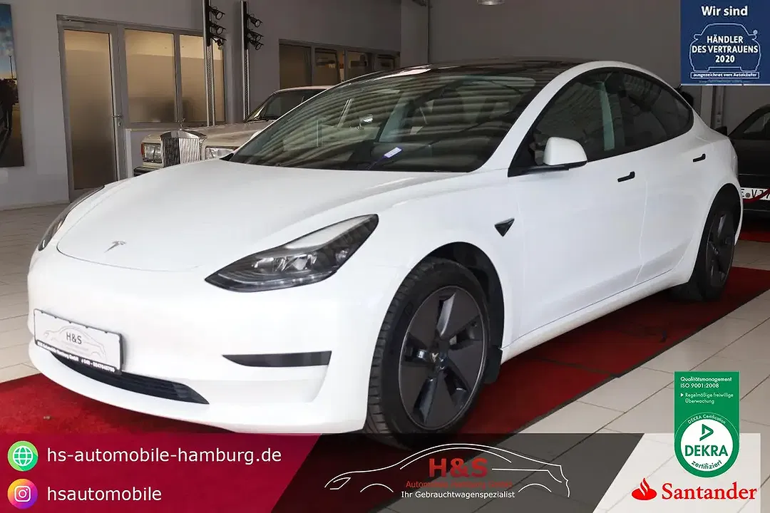 Tesla Model 3 - Thumbnail 1
