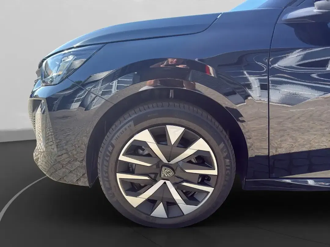 Peugeot 208 - Thumbnail 9