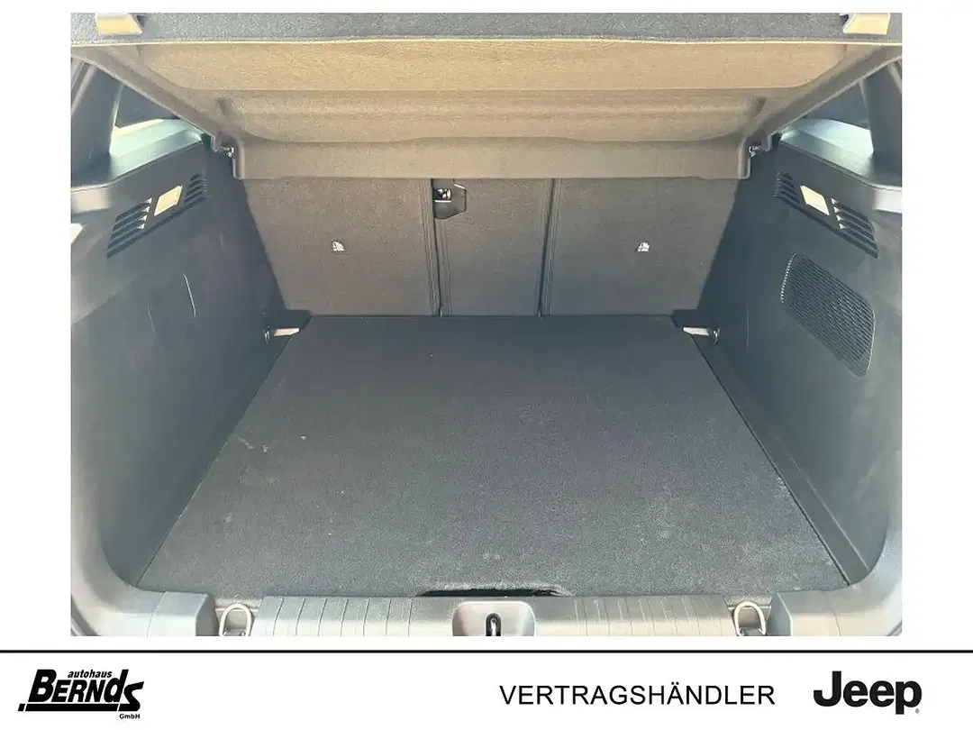 Jeep Compass - Thumbnail 10