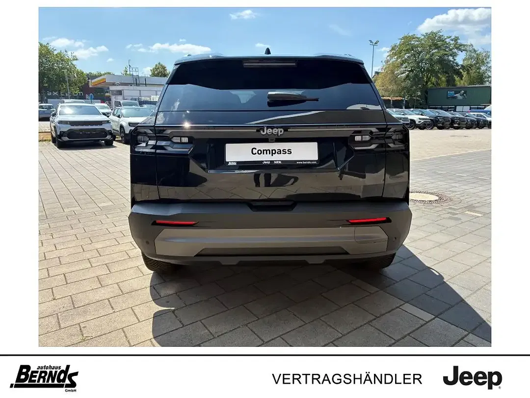 Jeep Compass - Thumbnail 4