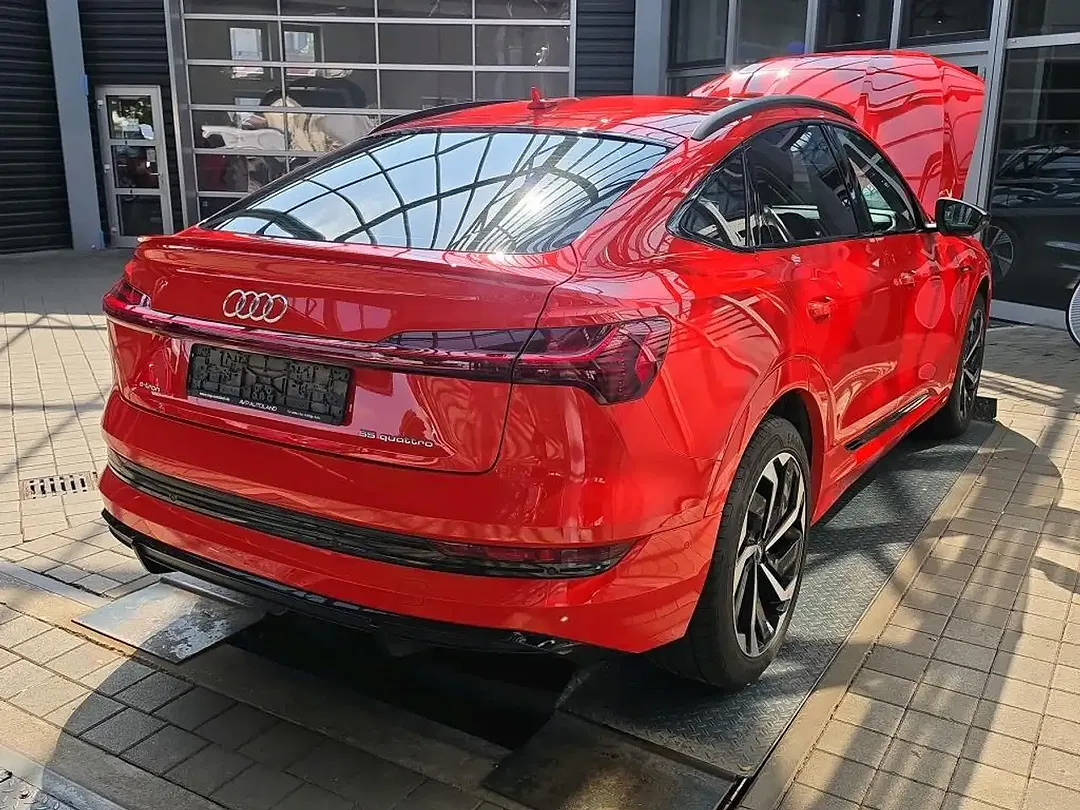 Audi e-tron - Thumbnail 6