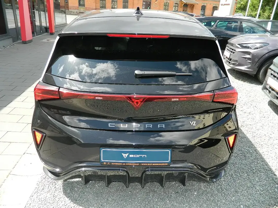 CUPRA Born - Thumbnail 4