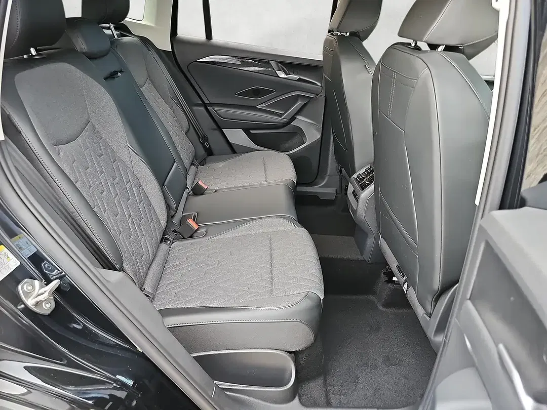 Volkswagen Tiguan - Thumbnail 13