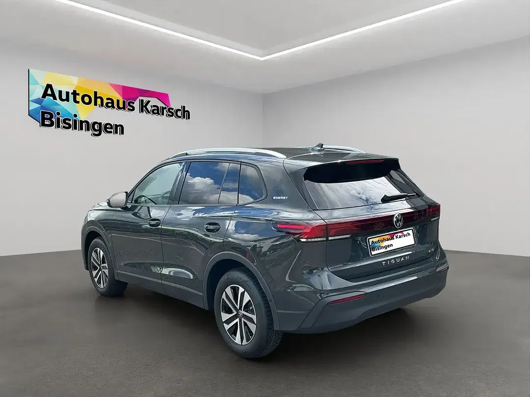 Volkswagen Tiguan - Thumbnail 4