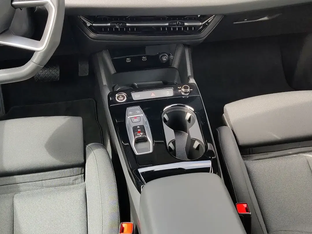 Audi Q6 e-tron - Thumbnail 5