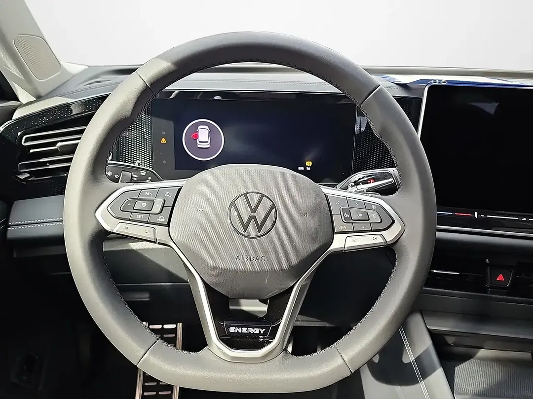 Volkswagen Tiguan - Thumbnail 9