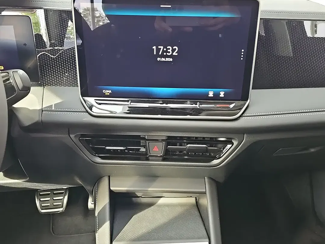 Volkswagen Tiguan - Thumbnail 10