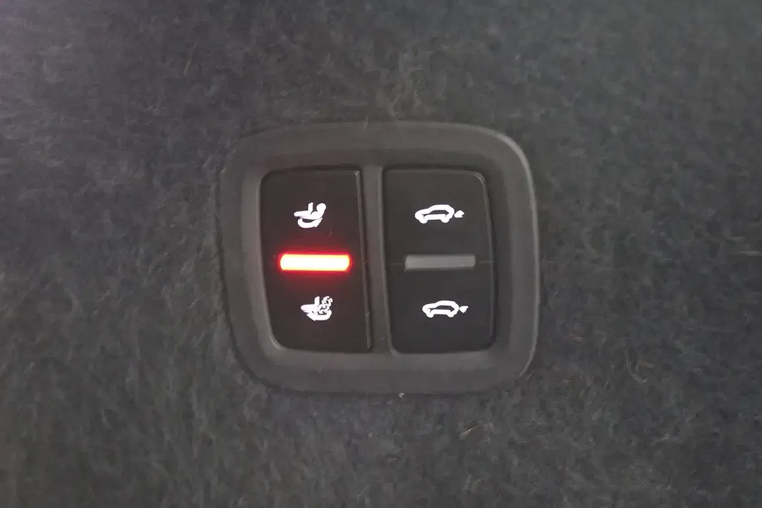 Porsche Cayenne - Thumbnail 10