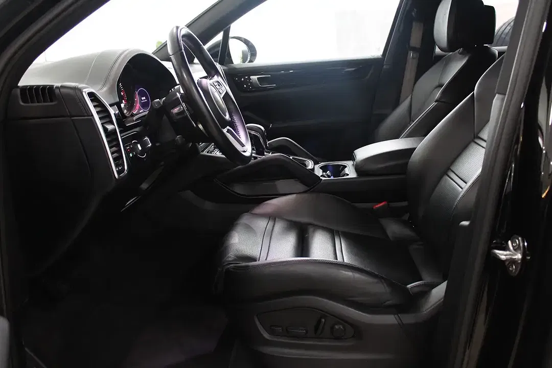 Porsche Cayenne - Thumbnail 7