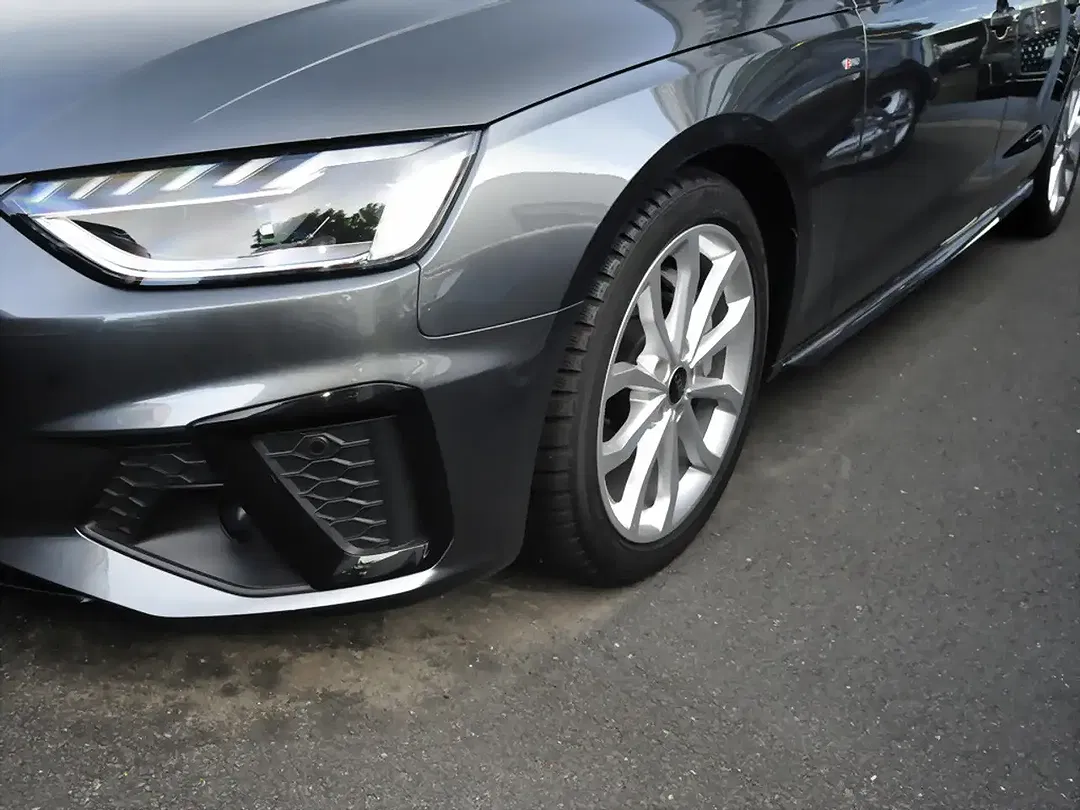 Audi A4 - Thumbnail 3