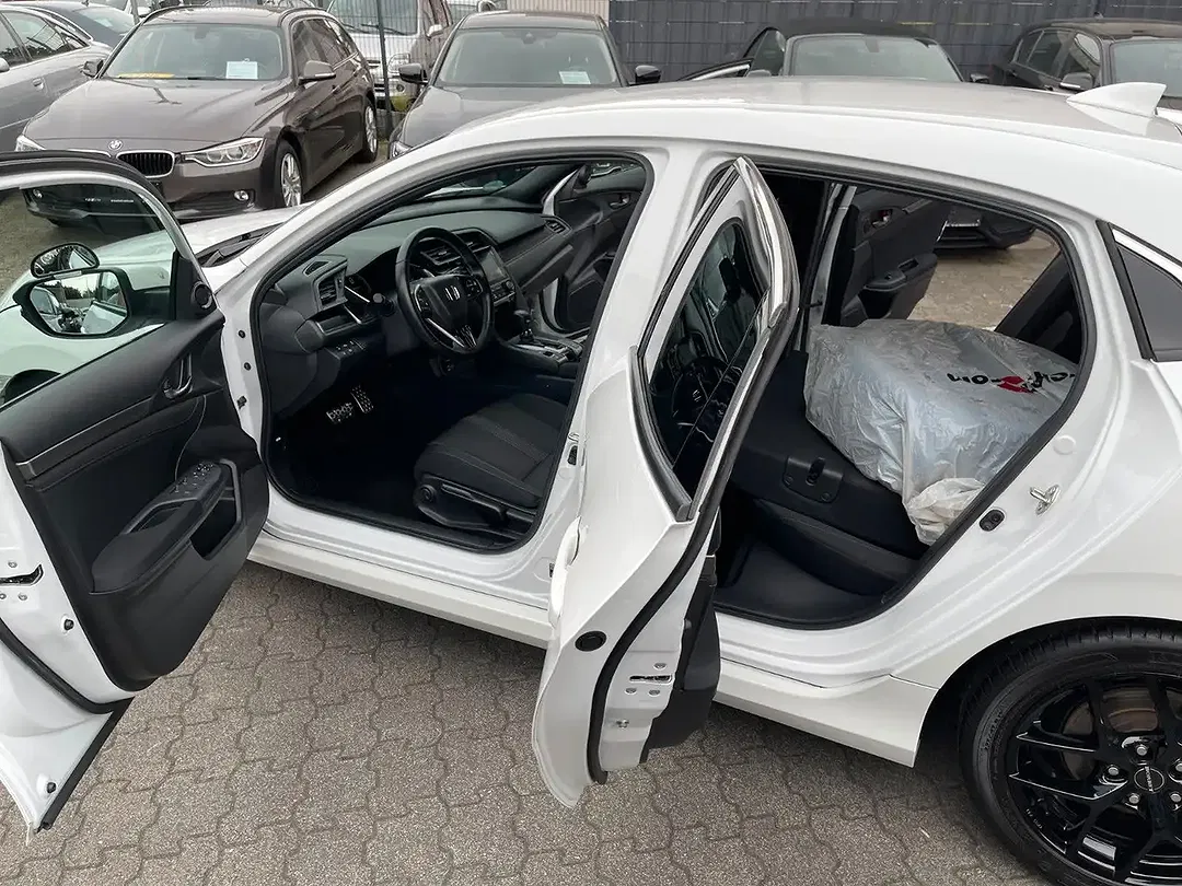 Honda Civic - Thumbnail 10