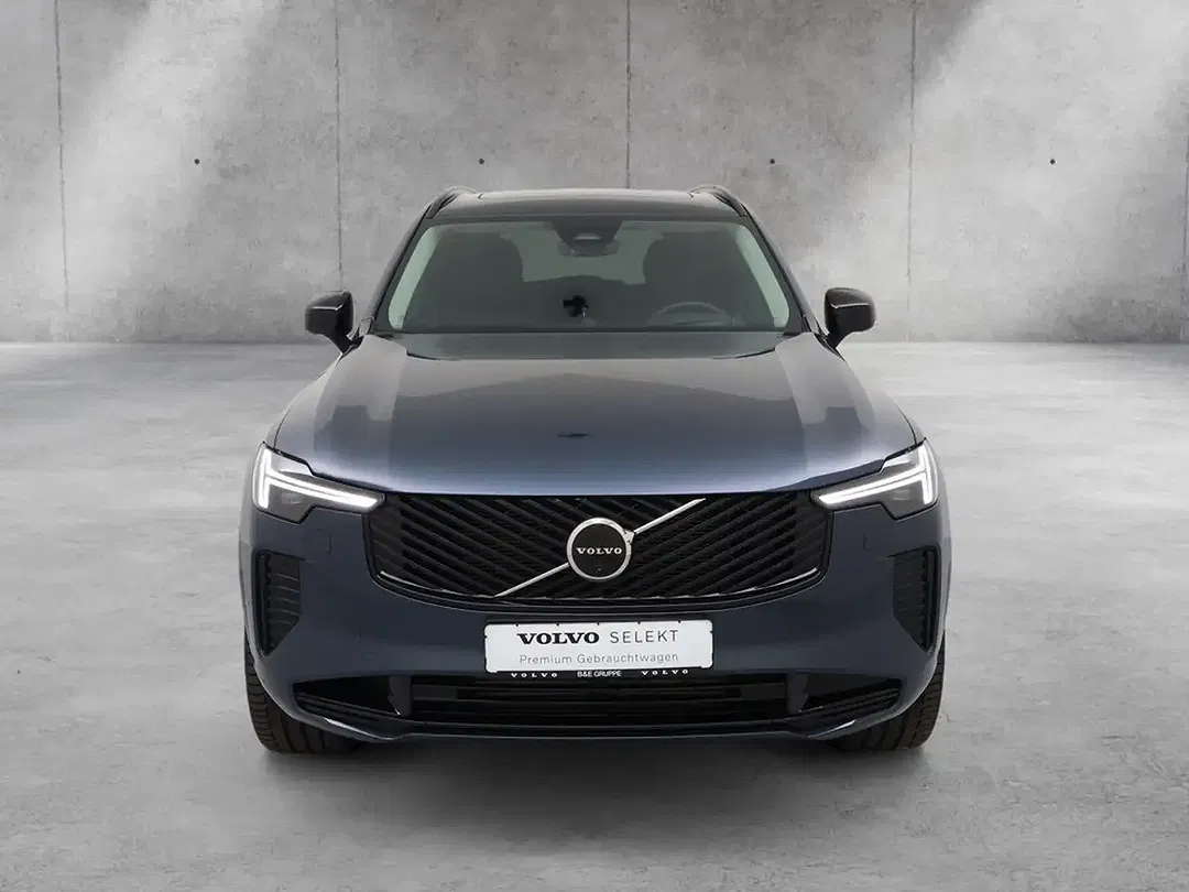 Volvo XC90 - Thumbnail 2