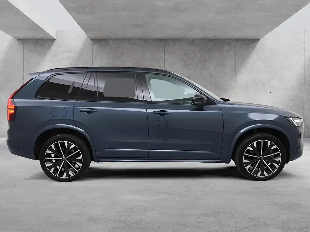 Volvo XC90 - Thumbnail 4