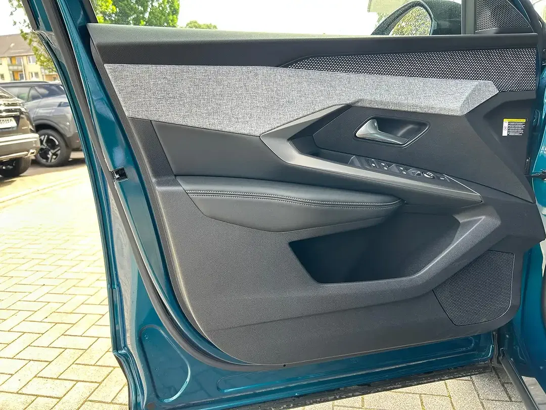 Peugeot 3008 - Thumbnail 12