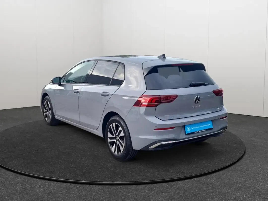 Volkswagen Golf - Thumbnail 3