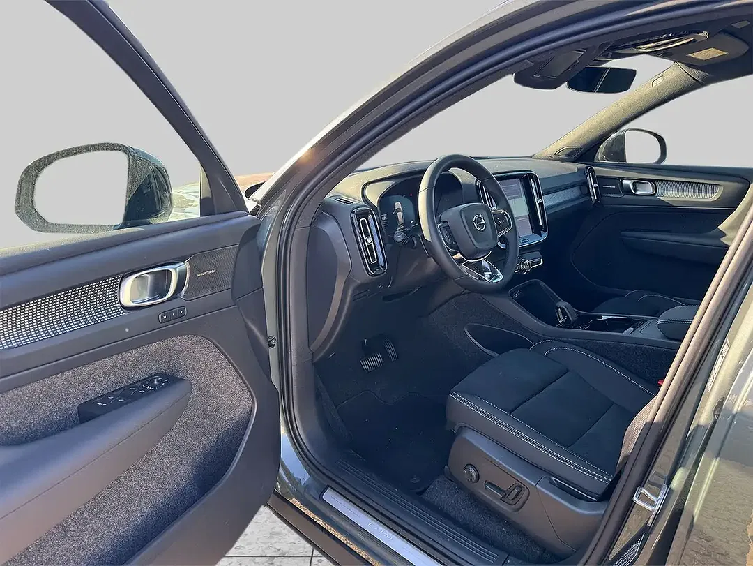Volvo EX40 - Thumbnail 10