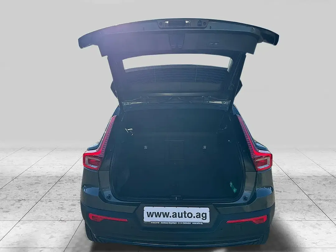 Volvo EX40 - Thumbnail 4