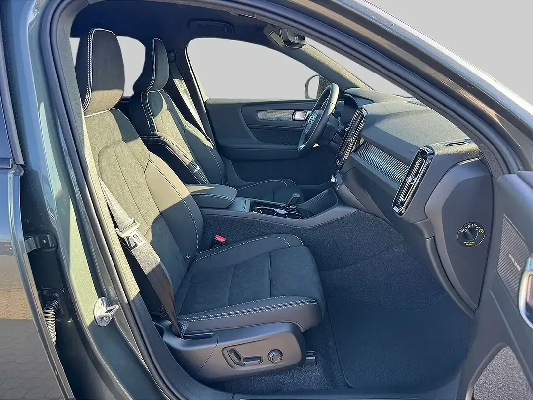 Volvo EX40 - Thumbnail 7